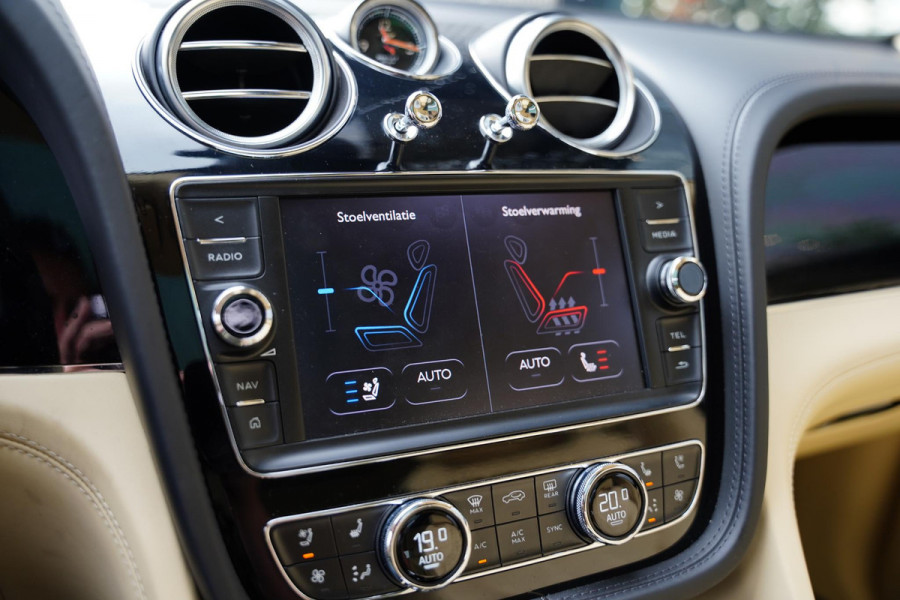 Bentley Bentayga 4.0 V8 / Beige Leder / NAIM