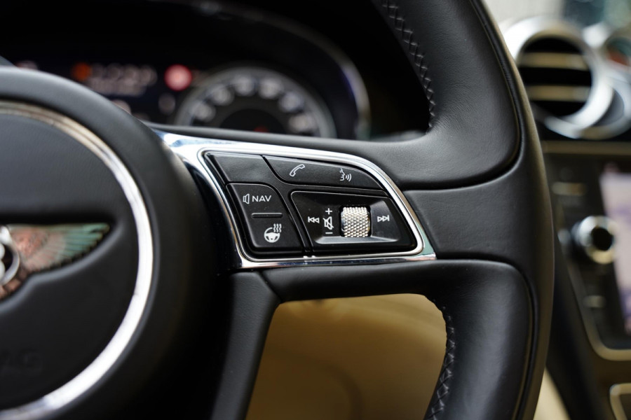 Bentley Bentayga 4.0 V8 / Beige Leder / NAIM