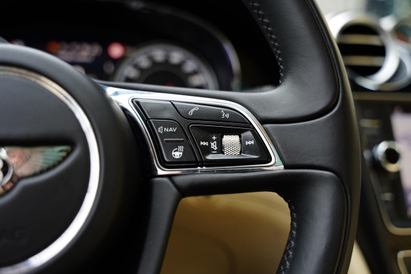 Bentley Bentayga 4.0 V8 / Beige Leder / NAIM