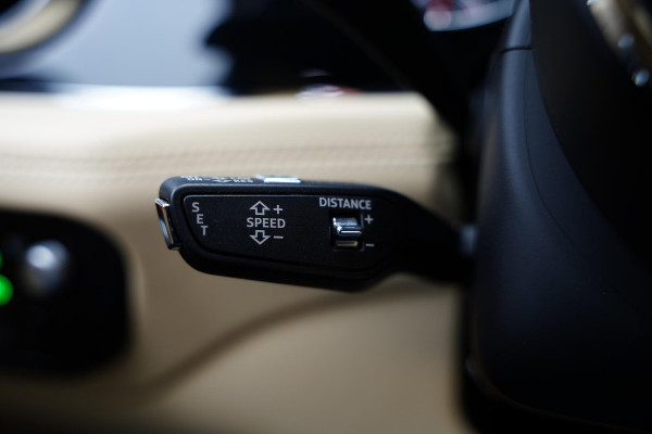 Bentley Bentayga 4.0 V8 / Beige Leder / NAIM