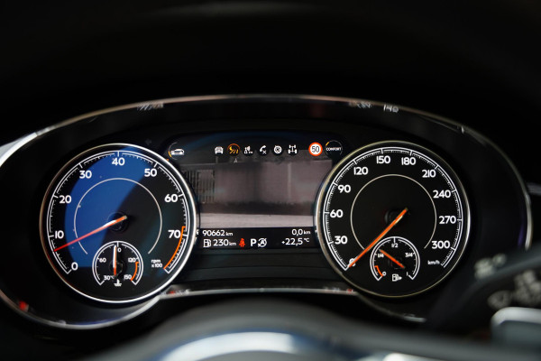 Bentley Bentayga 4.0 V8 / Beige Leder / NAIM