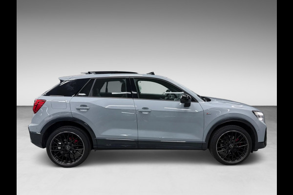 Audi Q2 35 TFSI S Edition 19'' PANO/V-COCKPIT/B&O/LEDER/CAM/DAB/CARPLAY/SFEERVERL///