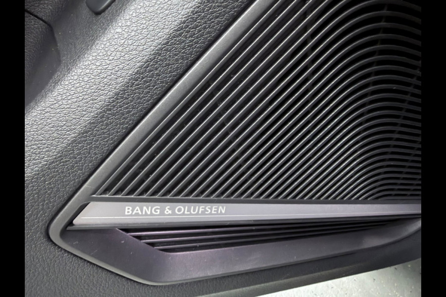 Audi Q2 35 TFSI S Edition 19'' PANO/V-COCKPIT/B&O/LEDER/CAM/DAB/CARPLAY/SFEERVERL///