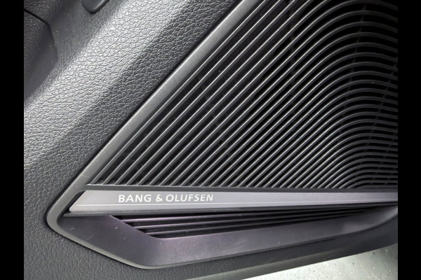 Audi Q2 35 TFSI S Edition 19'' PANO/V-COCKPIT/B&O/LEDER/CAM/DAB/CARPLAY/SFEERVERL///