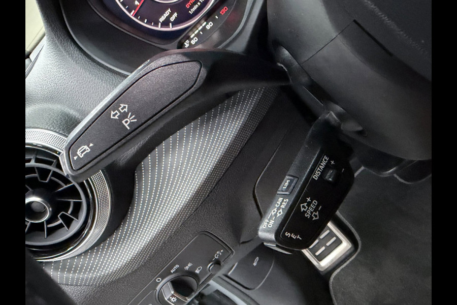 Audi Q2 35 TFSI S Edition 19'' PANO/V-COCKPIT/B&O/LEDER/CAM/DAB/CARPLAY/SFEERVERL///