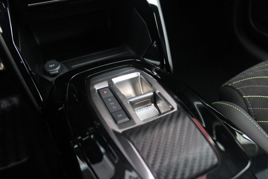 Peugeot 208 1.2 Hybrid 145PK AUTOMAAT GT | ELEKTRISCH BEDIENBARE BESTUURDERSSTOEL MET MASSAGE FUNCTIE | ALCANTARA BEKLEDING | STOEL VERWARMING | ADAPTIVE CRUISE CONTROL | DAB+ RADIO | APPLE CARPLAY/ANDROID AUTO | FULL LED KOPLAMPEN | KEYLESS ENTRY/START | 17" LICHTMETALEN VELGEN | CLIMATE CONTROL | PARKEERSENSOREN VOOR + ACHTER | CAMERA VOOR + ACHTER | DODEHOEK DETECTIE |