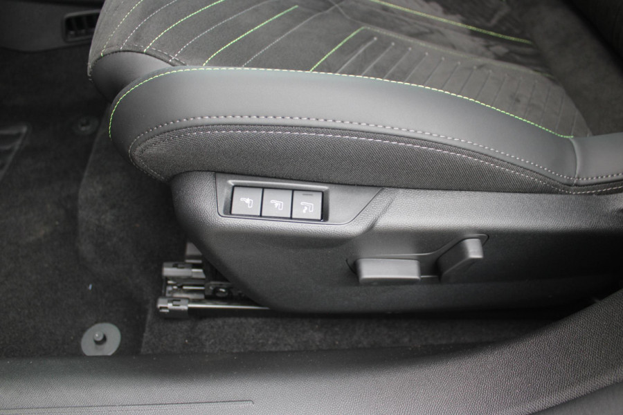 Peugeot 208 1.2 Hybrid 145PK AUTOMAAT GT | ELEKTRISCH BEDIENBARE BESTUURDERSSTOEL MET MASSAGE FUNCTIE | ALCANTARA BEKLEDING | STOEL VERWARMING | ADAPTIVE CRUISE CONTROL | DAB+ RADIO | APPLE CARPLAY/ANDROID AUTO | FULL LED KOPLAMPEN | KEYLESS ENTRY/START | 17" LICHTMETALEN VELGEN | CLIMATE CONTROL | PARKEERSENSOREN VOOR + ACHTER | CAMERA VOOR + ACHTER | DODEHOEK DETECTIE |