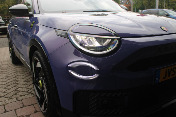 Abarth 600e SCORPIONISSIMA 280PK 54 kWh | SABELT PERFORMANCE SPORT STOELEN/BEKLEDING | ENGINE SOUND GENERATOR | PACK DESIGN SCORPIONISSIMA | PACK TECH SCORPIONISSIMA | PACK WINTER (STOEL VERWARMING/VOORRUITVERWARMING) | PACK SCORPION | 20" LICHTMETALEN VELGEN | ABARTH BODYKIT | 360° PARKEERSENSOREN | REMKLAUWEN GROEN | ELEKTRISCH BEDIENBARE BESTUURDERSSTOEL | AMBIANCE INTERIEUR VERLICHTING | ACHTERUITRIJ CAMERA | ADAPTIVE CRUISE CONTROL | DRAADLOZE APPLE CARPLAY/ANDROID AUTO | DODEHOEK DETECTIE | DC SNELLAAD FUNCTIE | DRAADLOZE APPLE CARPLAY/ANDROID AUTO | ELEKTRISCH BEDIENBARE AC