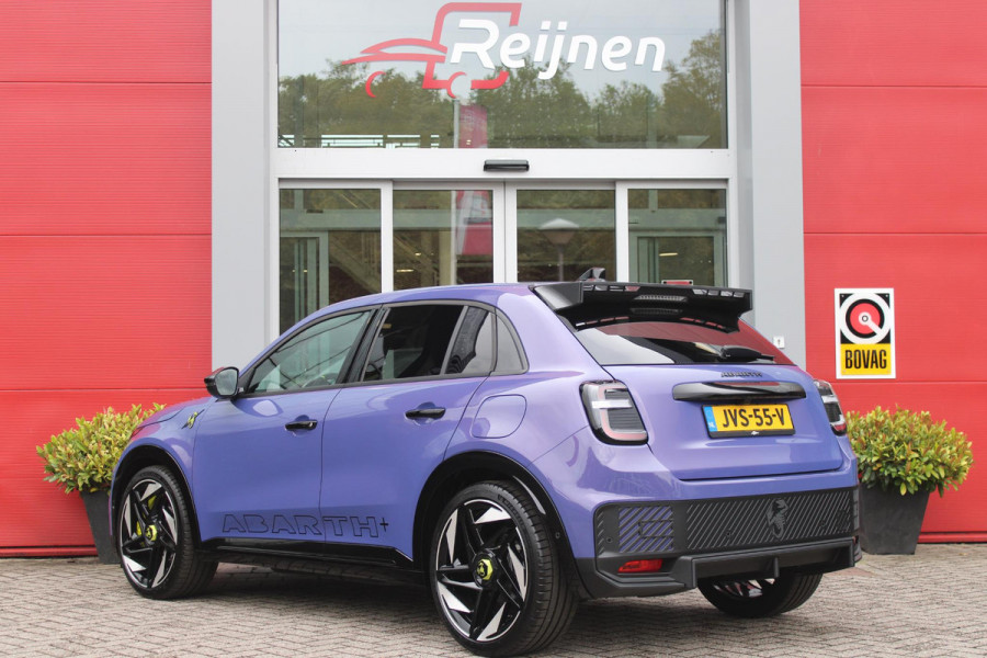 Abarth 600e SCORPIONISSIMA 280PK 54 kWh | SABELT PERFORMANCE SPORT STOELEN/BEKLEDING | ENGINE SOUND GENERATOR | PACK DESIGN SCORPIONISSIMA | PACK TECH SCORPIONISSIMA | PACK WINTER (STOEL VERWARMING/VOORRUITVERWARMING) | PACK SCORPION | 20" LICHTMETALEN VELGEN | ABARTH BODYKIT | 360° PARKEERSENSOREN | REMKLAUWEN GROEN | ELEKTRISCH BEDIENBARE BESTUURDERSSTOEL | AMBIANCE INTERIEUR VERLICHTING | ACHTERUITRIJ CAMERA | ADAPTIVE CRUISE CONTROL | DRAADLOZE APPLE CARPLAY/ANDROID AUTO | DODEHOEK DETECTIE | DC SNELLAAD FUNCTIE | DRAADLOZE APPLE CARPLAY/ANDROID AUTO | ELEKTRISCH BEDIENBARE AC