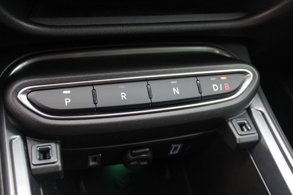 Abarth 600e SCORPIONISSIMA 280PK 54 kWh | SABELT PERFORMANCE SPORT STOELEN/BEKLEDING | ENGINE SOUND GENERATOR | PACK DESIGN SCORPIONISSIMA | PACK TECH SCORPIONISSIMA | PACK WINTER (STOEL VERWARMING/VOORRUITVERWARMING) | PACK SCORPION | 20" LICHTMETALEN VELGEN | ABARTH BODYKIT | 360° PARKEERSENSOREN | REMKLAUWEN GROEN | ELEKTRISCH BEDIENBARE BESTUURDERSSTOEL | AMBIANCE INTERIEUR VERLICHTING | ACHTERUITRIJ CAMERA | ADAPTIVE CRUISE CONTROL | DRAADLOZE APPLE CARPLAY/ANDROID AUTO | DODEHOEK DETECTIE | DC SNELLAAD FUNCTIE | DRAADLOZE APPLE CARPLAY/ANDROID AUTO | ELEKTRISCH BEDIENBARE AC