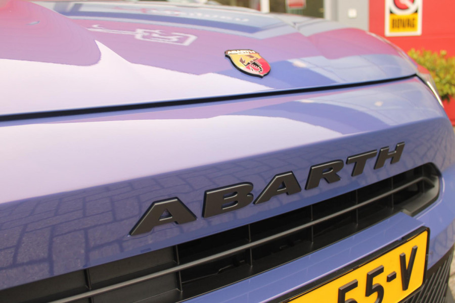 Abarth 600e SCORPIONISSIMA 280PK 54 kWh | SABELT PERFORMANCE SPORT STOELEN/BEKLEDING | ENGINE SOUND GENERATOR | PACK DESIGN SCORPIONISSIMA | PACK TECH SCORPIONISSIMA | PACK WINTER (STOEL VERWARMING/VOORRUITVERWARMING) | PACK SCORPION | 20" LICHTMETALEN VELGEN | ABARTH BODYKIT | 360° PARKEERSENSOREN | REMKLAUWEN GROEN | ELEKTRISCH BEDIENBARE BESTUURDERSSTOEL | AMBIANCE INTERIEUR VERLICHTING | ACHTERUITRIJ CAMERA | ADAPTIVE CRUISE CONTROL | DRAADLOZE APPLE CARPLAY/ANDROID AUTO | DODEHOEK DETECTIE | DC SNELLAAD FUNCTIE | DRAADLOZE APPLE CARPLAY/ANDROID AUTO | ELEKTRISCH BEDIENBARE AC