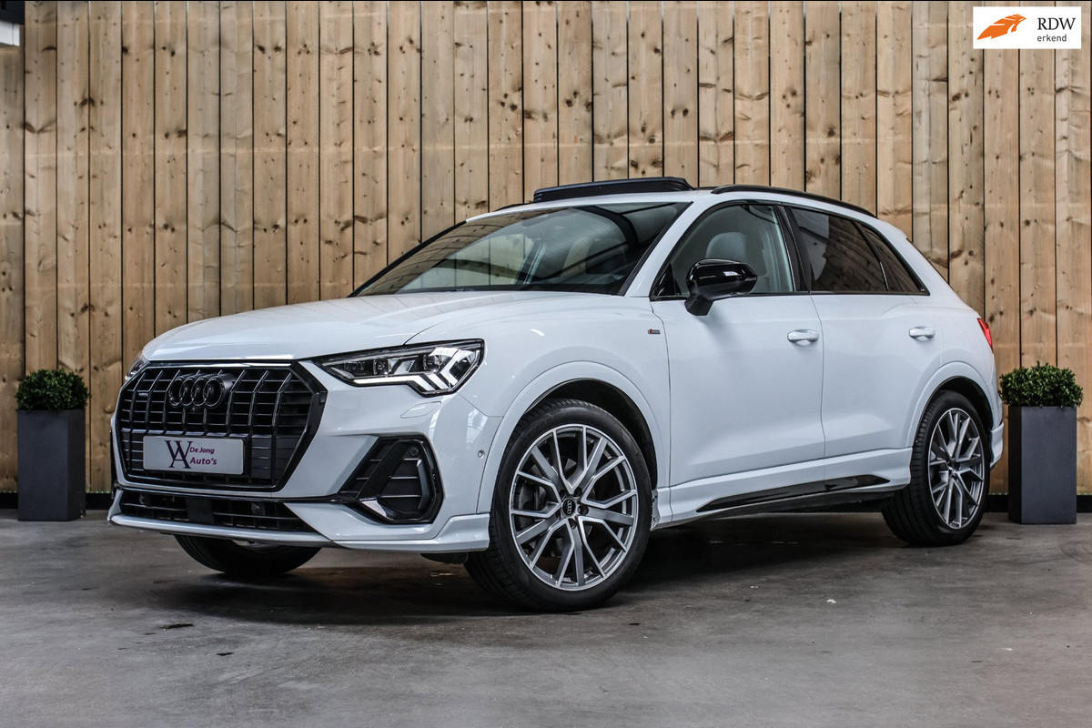 Audi Q3 40 TFSI Quattro S-Line *Pano*360 Camera*Keyless*Trekhaak*
