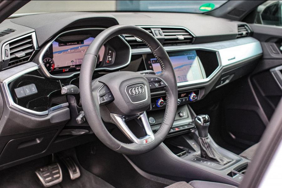 Audi Q3 40 TFSI Quattro S-Line *Pano*360 Camera*Keyless*Trekhaak*