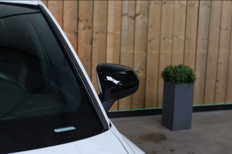 Audi Q3 40 TFSI Quattro S-Line *Pano*360 Camera*Keyless*Trekhaak*