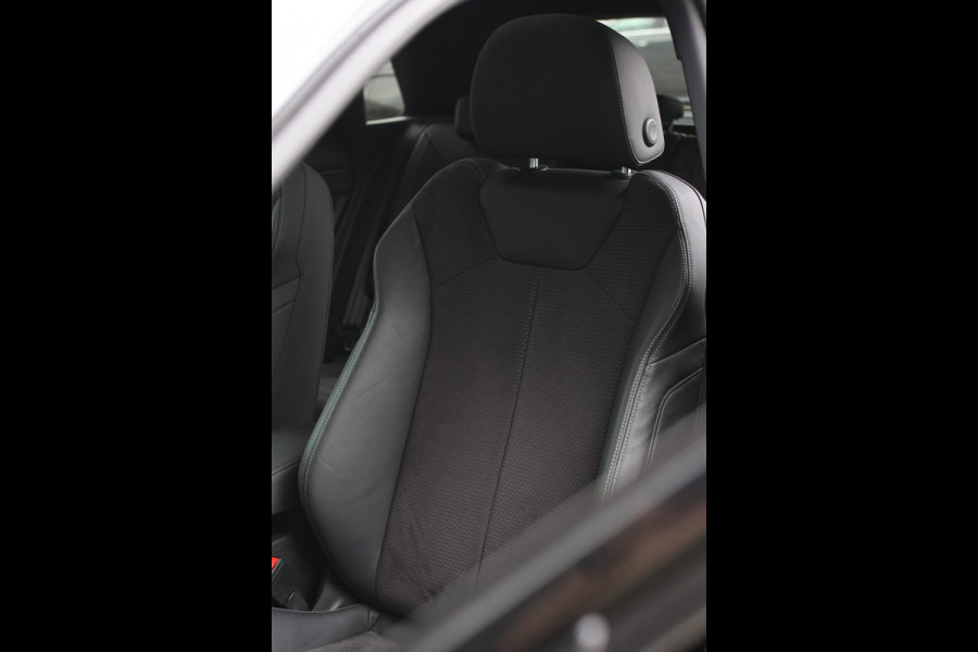 Audi Q3 40 TFSI Quattro S-Line *Pano*360 Camera*Keyless*Trekhaak*