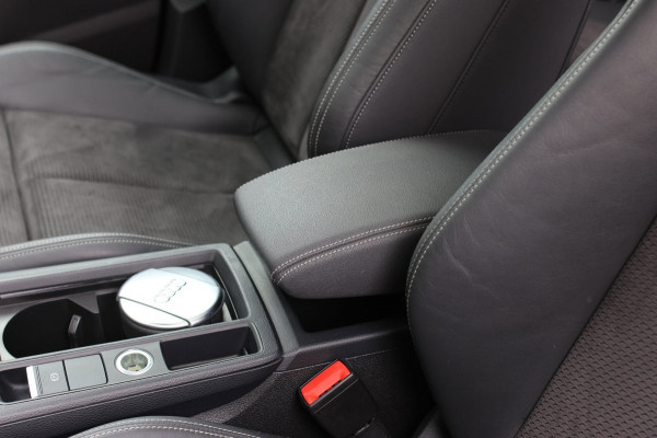 Audi Q3 40 TFSI Quattro S-Line *Pano*360 Camera*Keyless*Trekhaak*