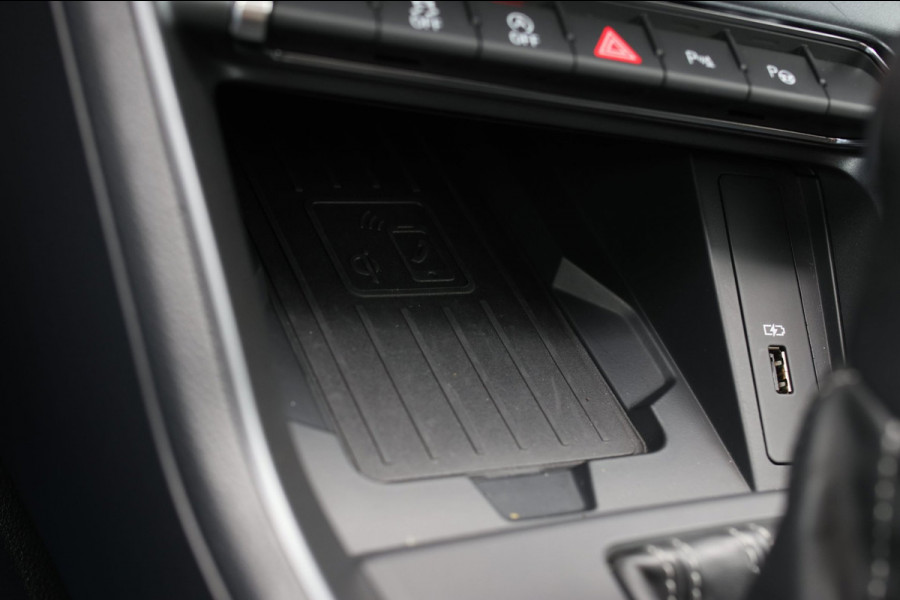 Audi Q3 40 TFSI Quattro S-Line *Pano*360 Camera*Keyless*Trekhaak*