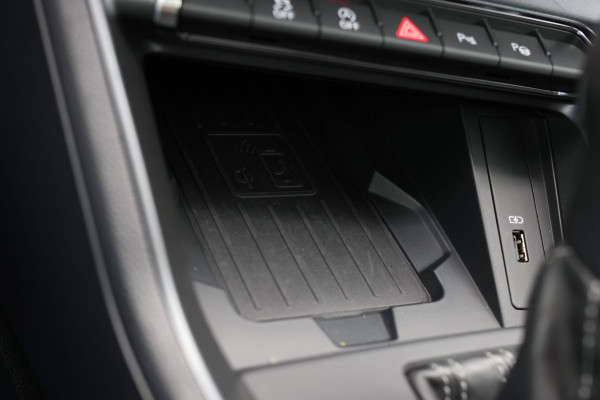 Audi Q3 40 TFSI Quattro S-Line *Pano*360 Camera*Keyless*Trekhaak*