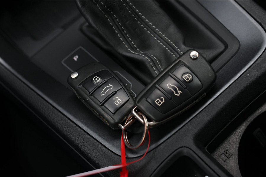 Audi Q3 40 TFSI Quattro S-Line *Pano*360 Camera*Keyless*Trekhaak*