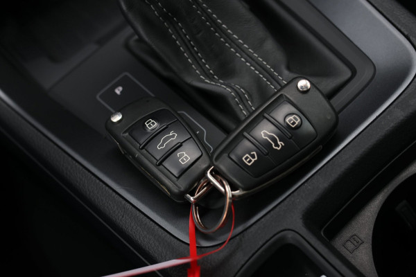 Audi Q3 40 TFSI Quattro S-Line *Pano*360 Camera*Keyless*Trekhaak*