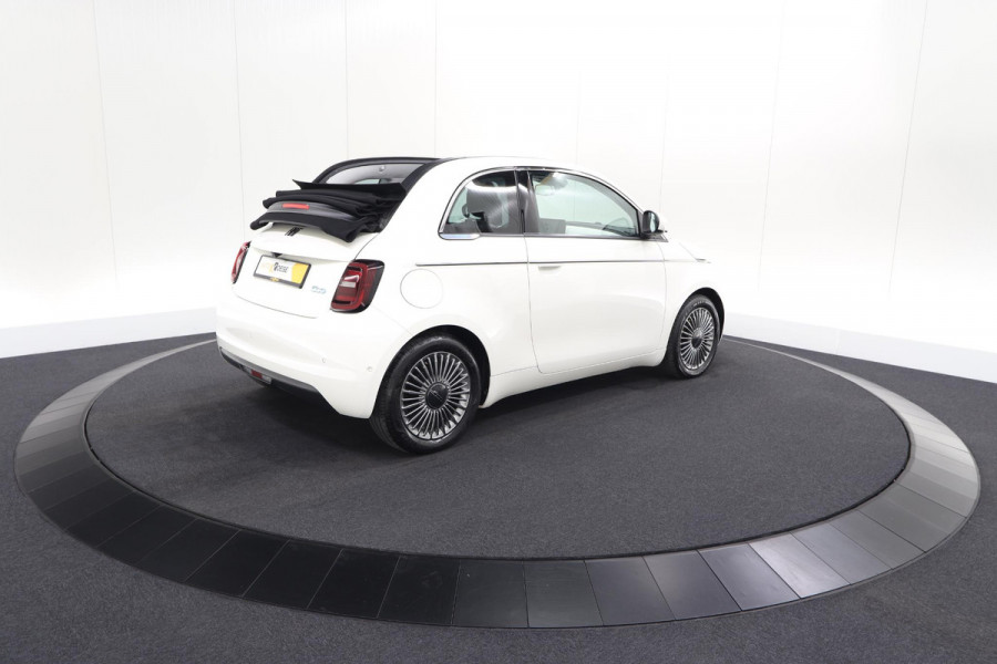 Fiat 500C Icon 42 kWh | 97,3% SOH | Convenience Pack | Camera | Dodehoekdetectie | Stoelverwarming