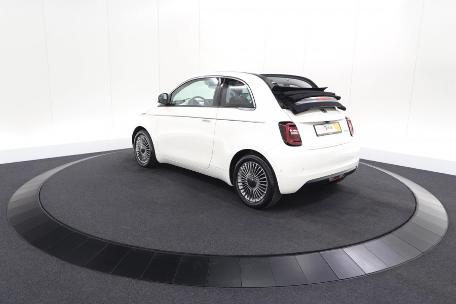 Fiat 500C Icon 42 kWh | 97,3% SOH | Convenience Pack | Camera | Dodehoekdetectie | Stoelverwarming