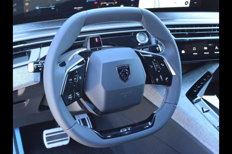 Peugeot 3008 1.6 plug-in Hybrid 225 GT Exclusive l 360 camera l Schuif/ kanteldak l Elektrische AGR voorstoelen l
