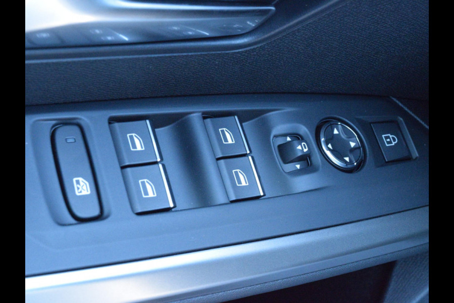 Peugeot 3008 1.6 plug-in Hybrid 225 GT Exclusive l 360 camera l Schuif/ kanteldak l Elektrische AGR voorstoelen l