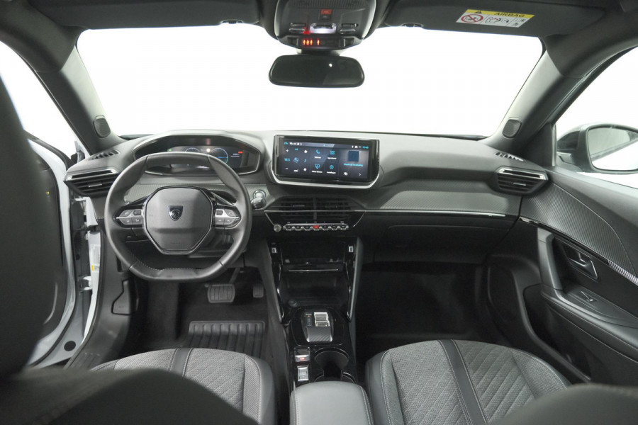 Peugeot e-2008 EV Allure Avantage 54 kWh | 97,3% SOH | 11 KW Lader | Apple Carplay | Parkeersensoren