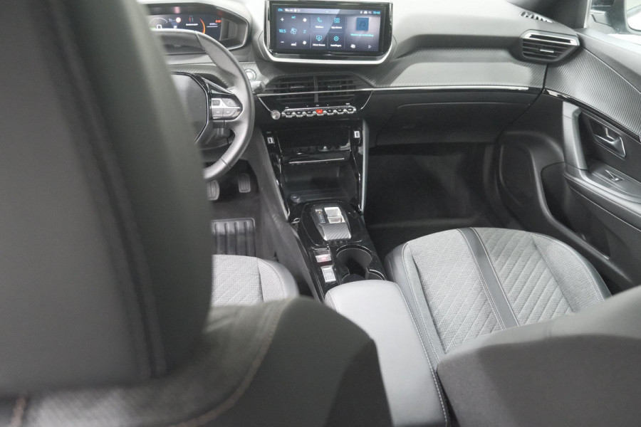 Peugeot e-2008 EV Allure Avantage 54 kWh | 97,3% SOH | 11 KW Lader | Apple Carplay | Parkeersensoren