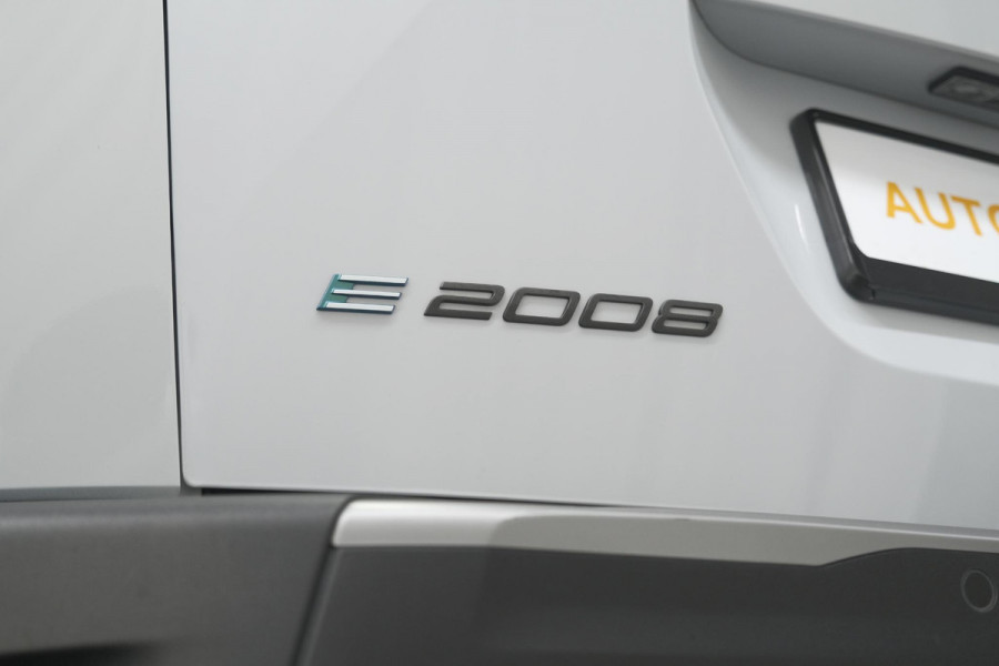 Peugeot e-2008 EV Allure Avantage 54 kWh | 97,3% SOH | 11 KW Lader | Apple Carplay | Parkeersensoren