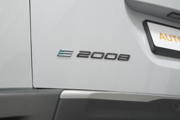 Peugeot e-2008 EV Allure Avantage 54 kWh | 97,3% SOH | 11 KW Lader | Apple Carplay | Parkeersensoren
