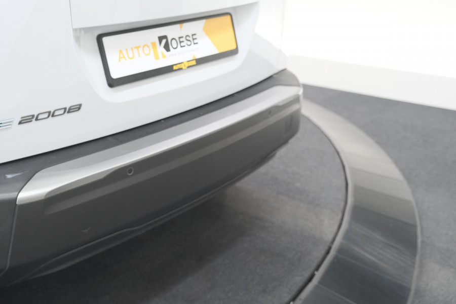 Peugeot e-2008 EV Allure Avantage 54 kWh | 97,3% SOH | 11 KW Lader | Apple Carplay | Parkeersensoren