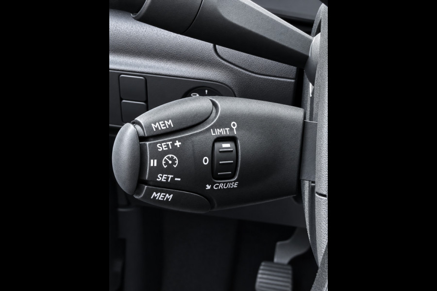 Citroën C3 1.2 PureTech C-Series - Navigatie / Apple CarPlay I Airco I LED I PDC I Veiligheid pakket I Dealer onderhouden