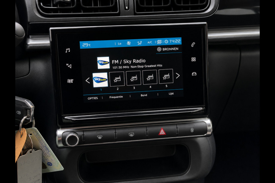 Citroën C3 1.2 PureTech C-Series - Navigatie / Apple CarPlay I Airco I LED I PDC I Veiligheid pakket I Dealer onderhouden