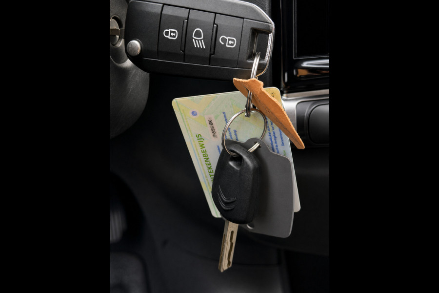 Citroën C3 1.2 PureTech C-Series - Navigatie / Apple CarPlay I Airco I LED I PDC I Veiligheid pakket I Dealer onderhouden