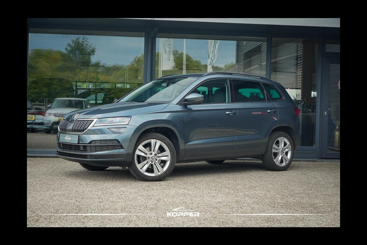 Škoda Karoq 1.5 TSI ACT Style Business / Pano / Trekhaak / Memory / Stoelverw / Adaptive Cruise