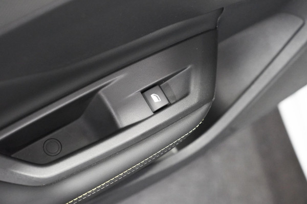 Peugeot 308 SW 1.2 Hybrid 145 e-DCS6 GT | Adaptieve Cruise Control | Camera | Navigatie | Keyless