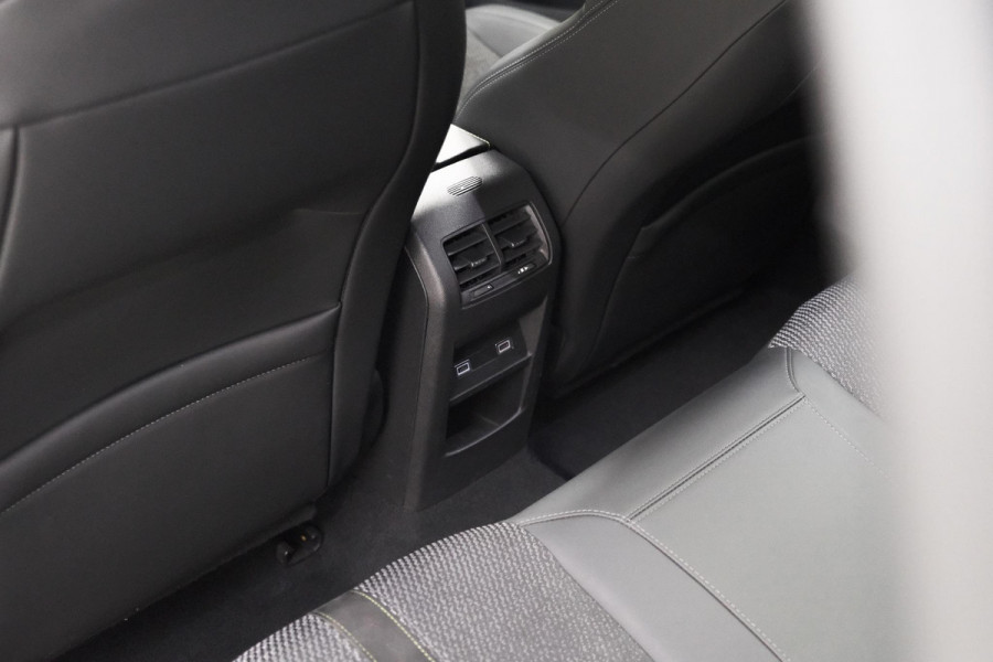 Peugeot 308 SW 1.2 Hybrid 145 e-DCS6 GT | Adaptieve Cruise Control | Camera | Navigatie | Keyless