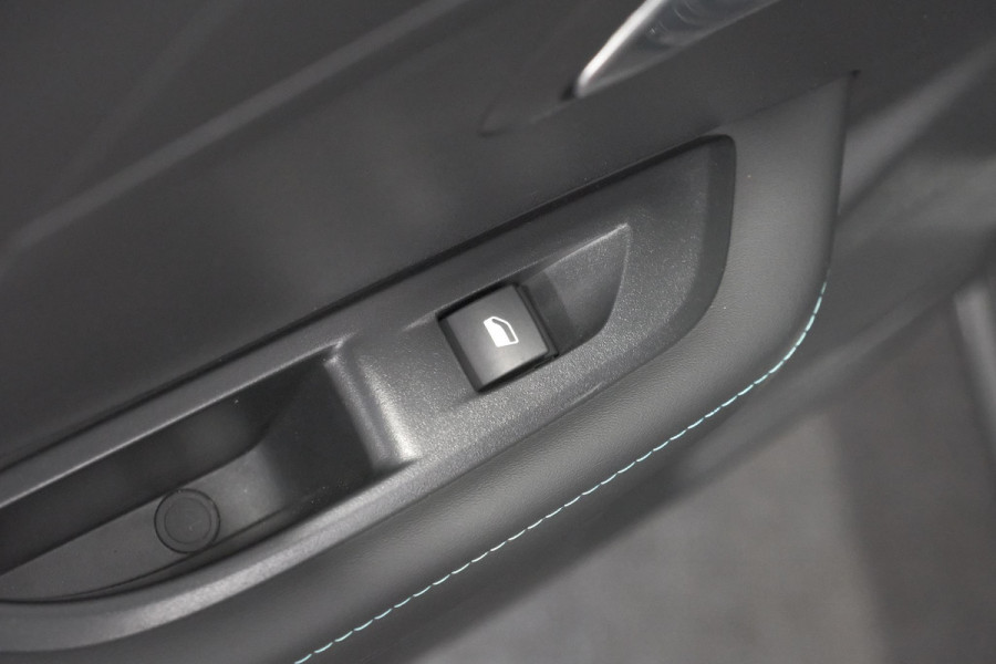 Peugeot e-208 EV Allure 50 kWh | 98,9% SOH | Camera | Navigatie | Parkeersensoren | Stoelverwarming