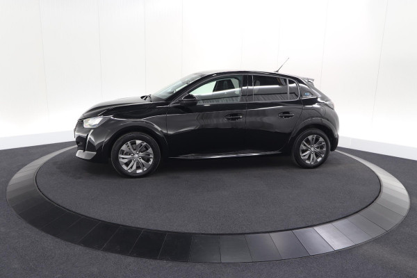 Peugeot e-208 EV Allure 50 kWh | 98,9% SOH | Camera | Navigatie | Parkeersensoren | Stoelverwarming
