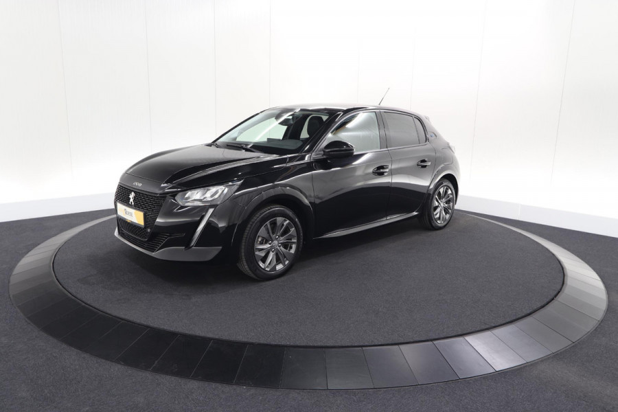 Peugeot e-208 EV Allure 50 kWh | 98,9% SOH | Camera | Navigatie | Parkeersensoren | Stoelverwarming
