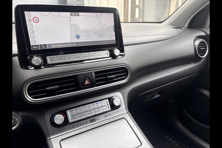 Hyundai Kona EV Premium 64 kWh | SOH: 95,4% | Full Options | 3 Fase | Warmtepomp | Two Tone | Afn. Trekhaak | Blindspot | | Leder |