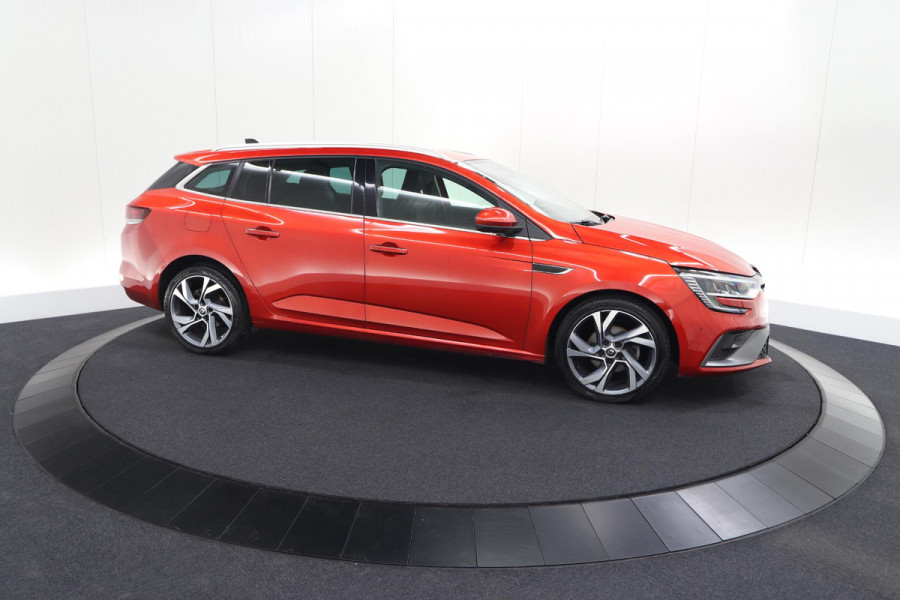 Renault Mégane Estate TCe 140 R.S. Line | Trekhaak | Adaptieve Cruise Control | BOSE Audio |