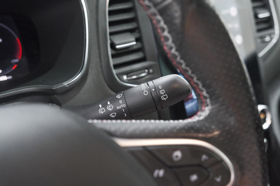 Renault Mégane Estate TCe 140 R.S. Line | Trekhaak | Adaptieve Cruise Control | BOSE Audio |