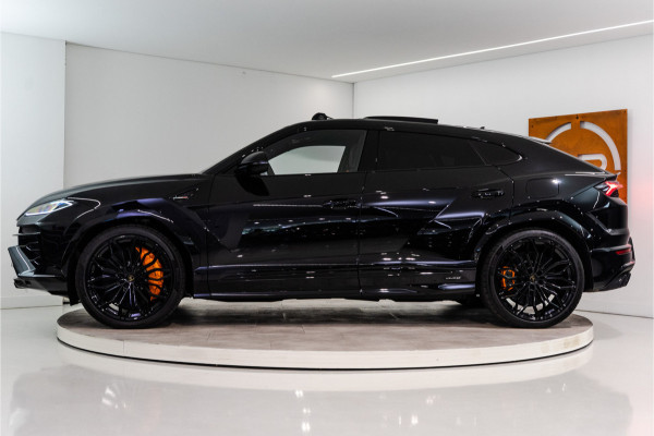 Lamborghini Urus 4.0 V8 Hybrid SE 800PK | Ad Personam | Nero Helene | Nero Ade/Arancio Leoni | Bang&Olufsen 3D | Ceramic | Service Package 5YR |