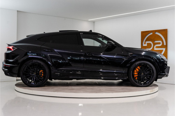 Lamborghini Urus 4.0 V8 Hybrid SE 800PK | Ad Personam | Nero Helene | Nero Ade/Arancio Leoni | Bang&Olufsen 3D | Ceramic | Service Package 5YR |