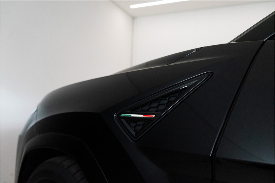 Lamborghini Urus 4.0 V8 Hybrid SE 800PK | Ad Personam | Nero Helene | Nero Ade/Arancio Leoni | Bang&Olufsen 3D | Ceramic | Service Package 5YR |