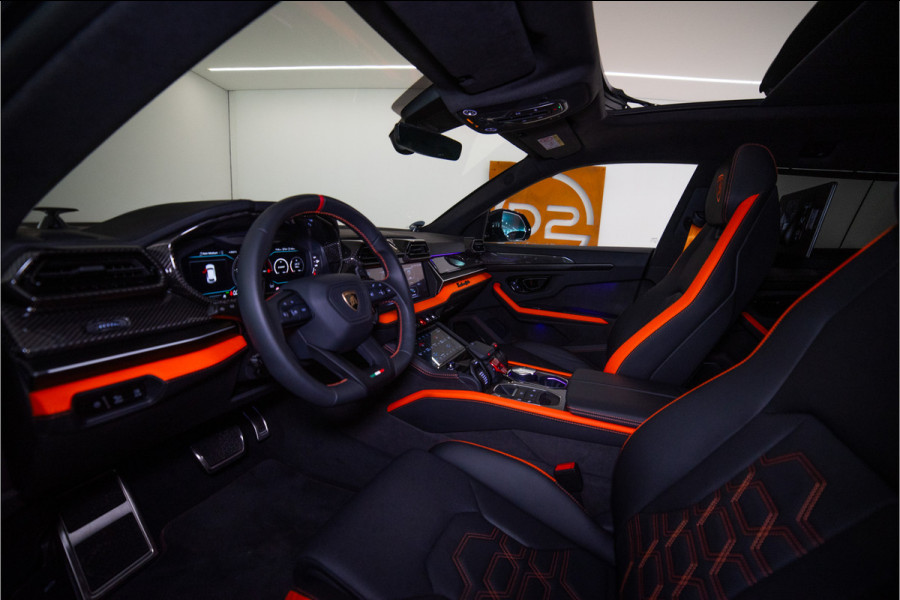 Lamborghini Urus 4.0 V8 Hybrid SE 800PK | Ad Personam | Nero Helene | Nero Ade/Arancio Leoni | Bang&Olufsen 3D | Ceramic | Service Package 5YR |
