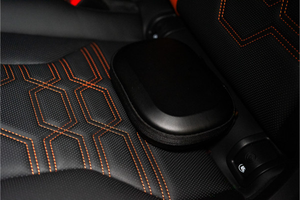 Lamborghini Urus 4.0 V8 Hybrid SE 800PK | Ad Personam | Nero Helene | Nero Ade/Arancio Leoni | Bang&Olufsen 3D | Ceramic | Service Package 5YR |